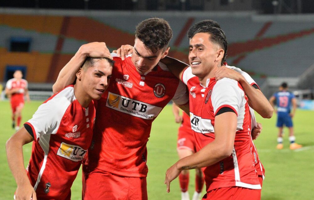 Universitario recibe a Real Oruro.