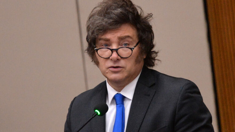 El presidente argentino, Javier Milei, habla ante el Congreso Nacional de Paraguay, el 17 de septiembre de 2025 en una visita a Asunción