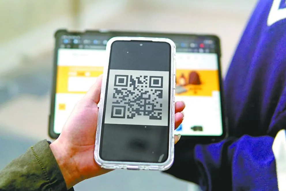 El manejo irresponsable de los usuarios es una de las causas para caer en las estafas que utilizan los códigos QR. FOTO: José Fernández