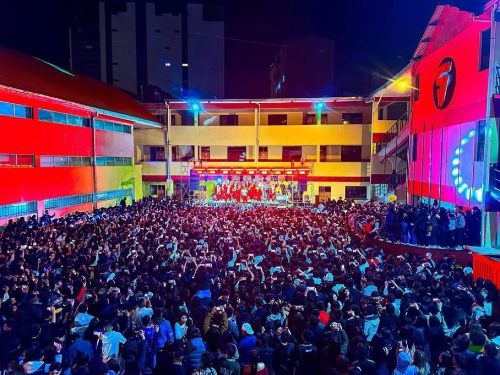 El “Saracho Fest” se desarrolló en el patio de una unidad educativa en la ciudad de Oruro. Foto: ABI