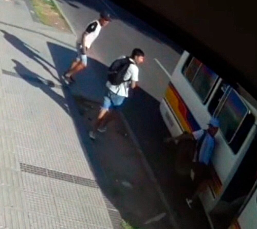 Atracadores robaron a pasajeros de micro en el primer anillo