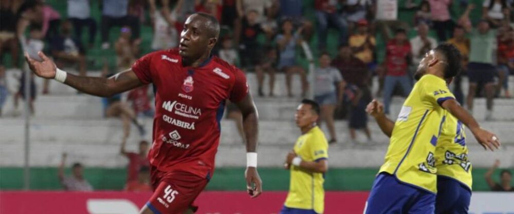 El ecuatoriano Kevin Mina marcó el tanto del empate parcial para luego remontar el marcador en Montero. El ecuatoriano Kevin Mina marcó el tanto del empate parcial para luego remontar el marcador en Montero.