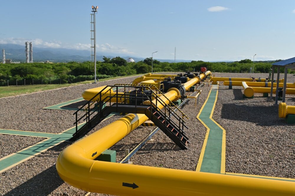 ABI - YPFB prevé generar hasta $us 200 millones anuales por alquiler de ductos para llevar gas de Argentina a Brasil