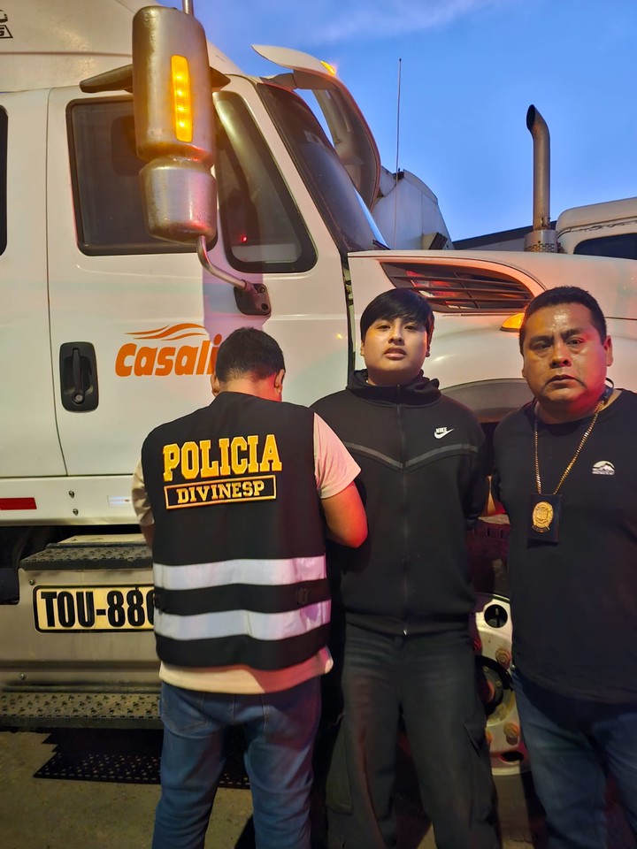"Pequeño J" recién detenido, cuando iba a bordo de un camión, cerca de Lima.