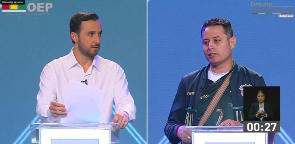 Uno de los pasajes del debate ente Juan Pablo Velasco (i) y Edmand Lara. 