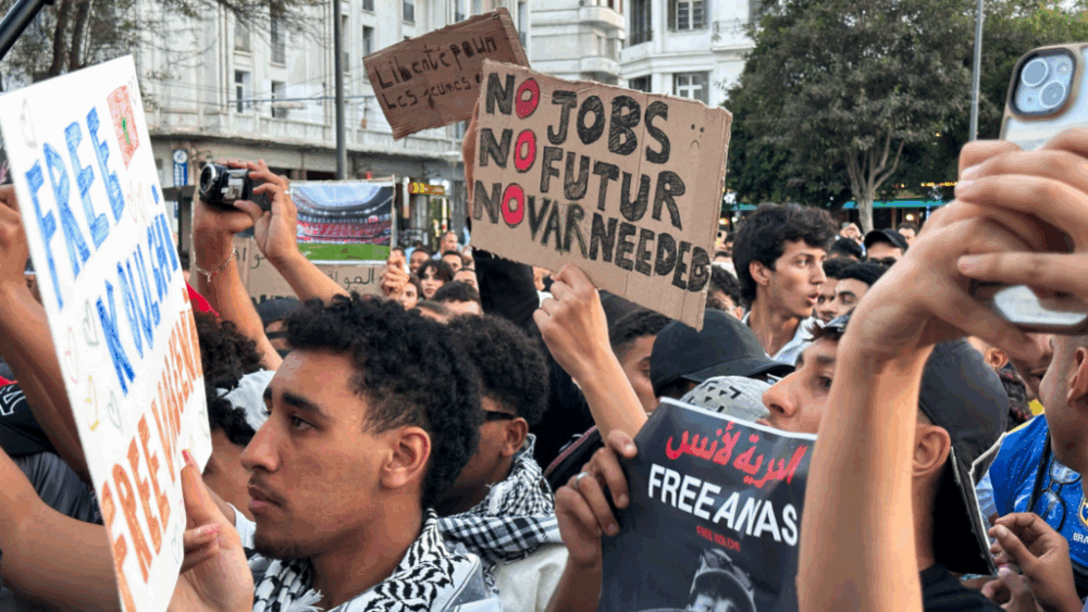Manifestantes en el centro de Casablanca durante las protestas de la Generación Z lideradas por jóvenes que exigen una mejor educación y atención médica, en Casablanca, Marruecos, el 3 de octubre de 2025.