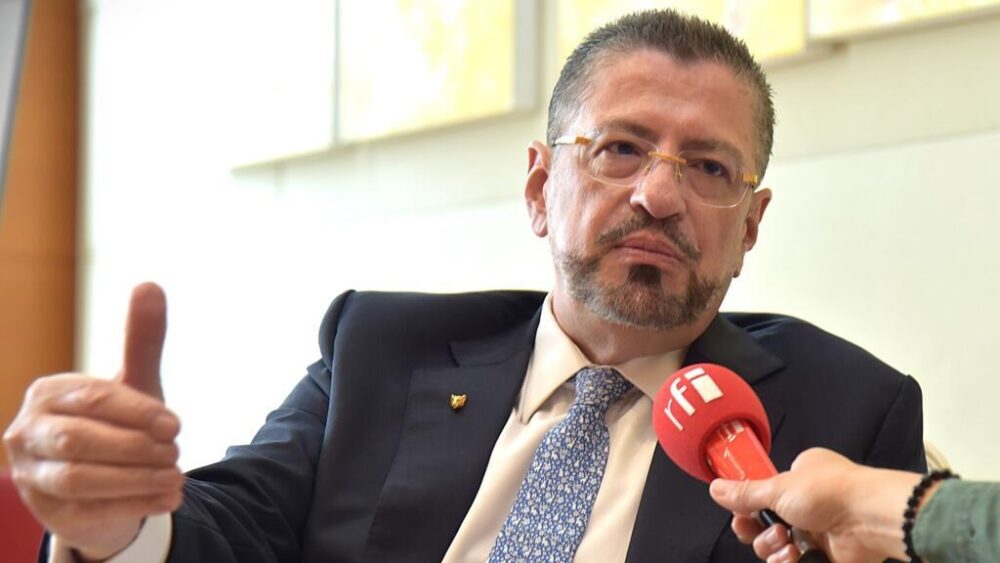 El presidente de Costa Rica, Rodrigo Chaves Robles, también copresidente de la Unoc3, durante la entrevista concedida a RFI el 11 de junio de 2025 en Niza.