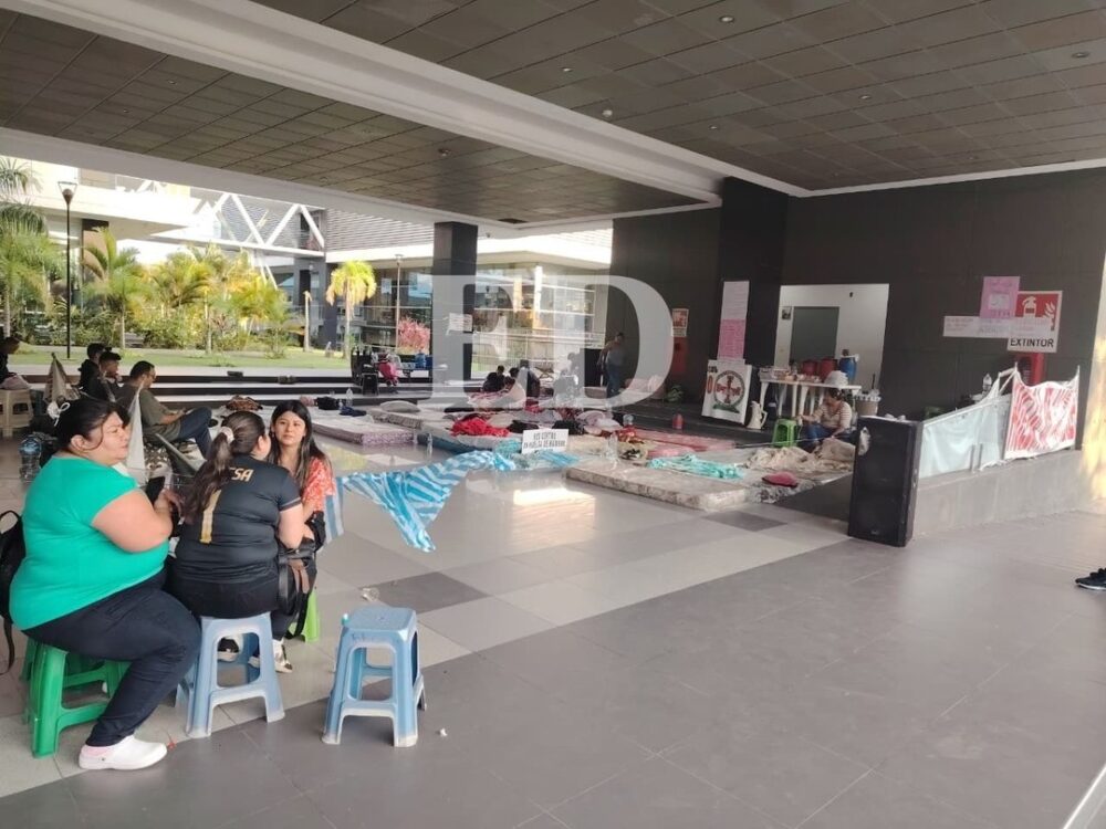 Capital cruceña: la atención sigue suspendida en los hospitales