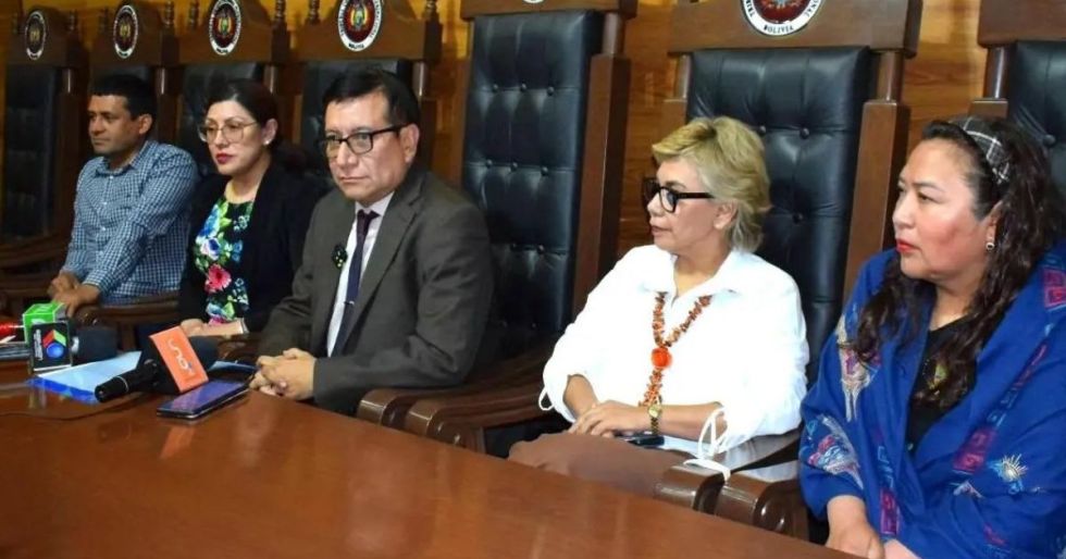 Los cinco magistrados prorrogados del TCP