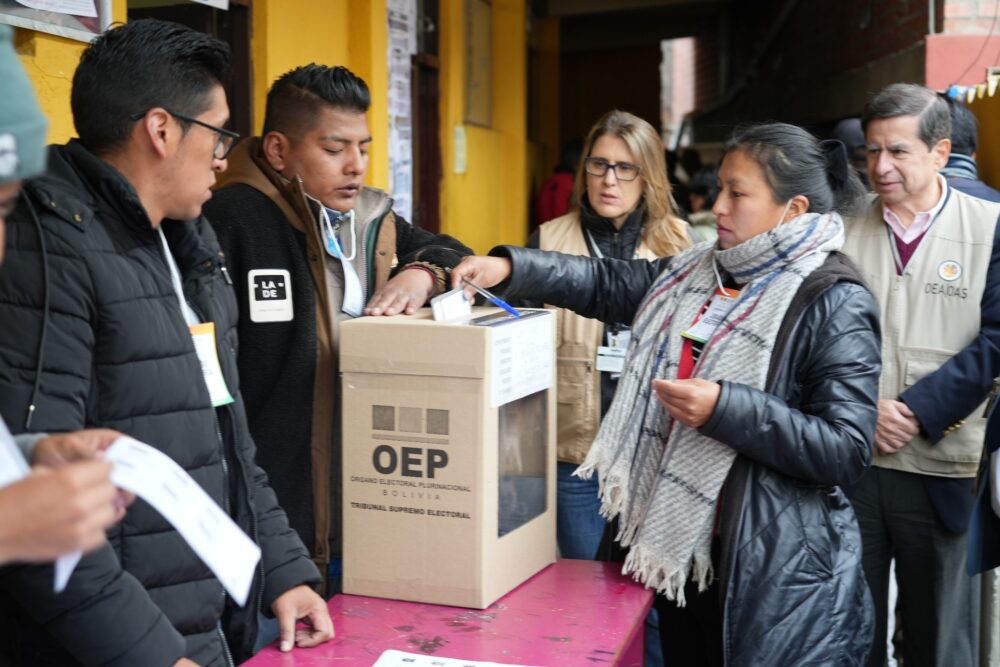 Misión Electoral de la OEA inicia trabajo rumbo al balotaje entre Paz y Quiroga 
