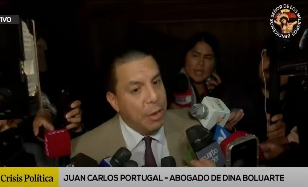 El abogado de Dina Boluarte indicó que la mandataria está reunida con sus ministros. 