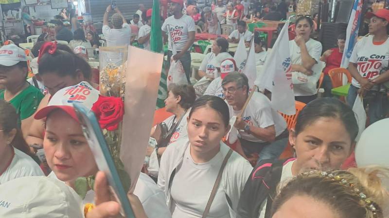 Libre realizó campaña en la zona de Los Lotes, en Santa Cruz. Libre realizó campaña en la zona de Los Lotes, en Santa Cruz.