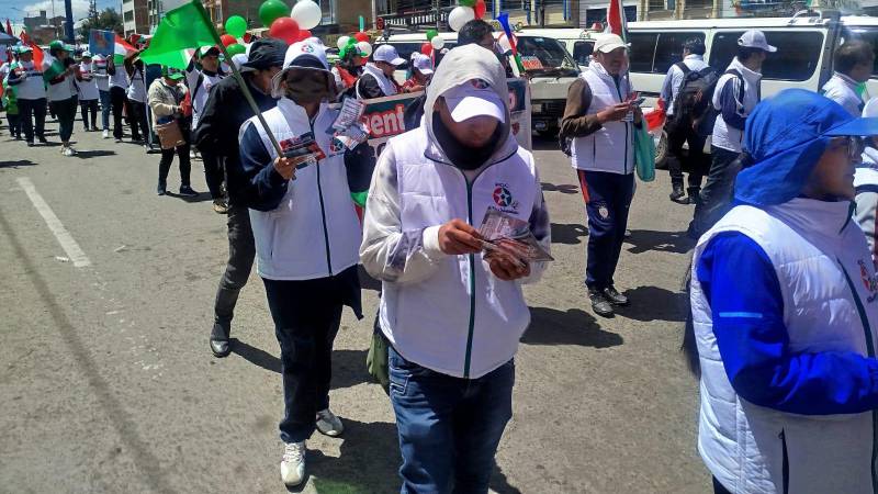 PDC salió en caravana en la ciudad de El Alto. PDC salió en caravana en la ciudad de El Alto.