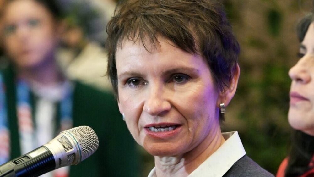 Carolina Toha fue ministra de Interior del gobierno Boric hasta marzo 2025, cuando se alejó para participar en unas primarias del PPD para la presidenciales, que perdió frente a la comunista Jeannette Jara.
