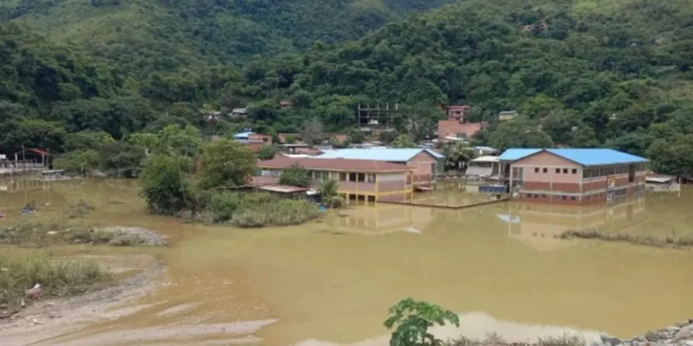 Imagen de Tipuani hace unos días, cuando se inundó por la actividad minera. Foto: RRSS