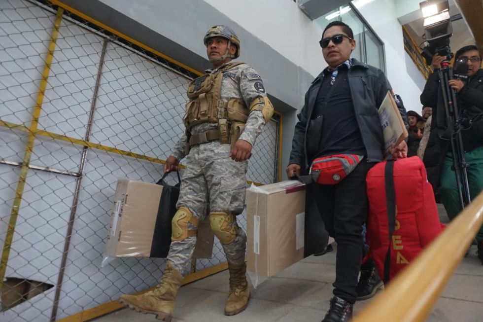 Comenzó la distribución de material electoral en La Paz. 