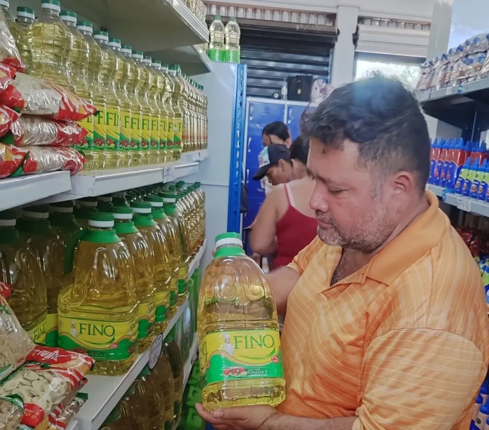 Bolivia desde 2024 y este año enfrenta un alza de la inflación y menor oferta de productos como el aceite en medio de una crisis económica. Foto ABI
