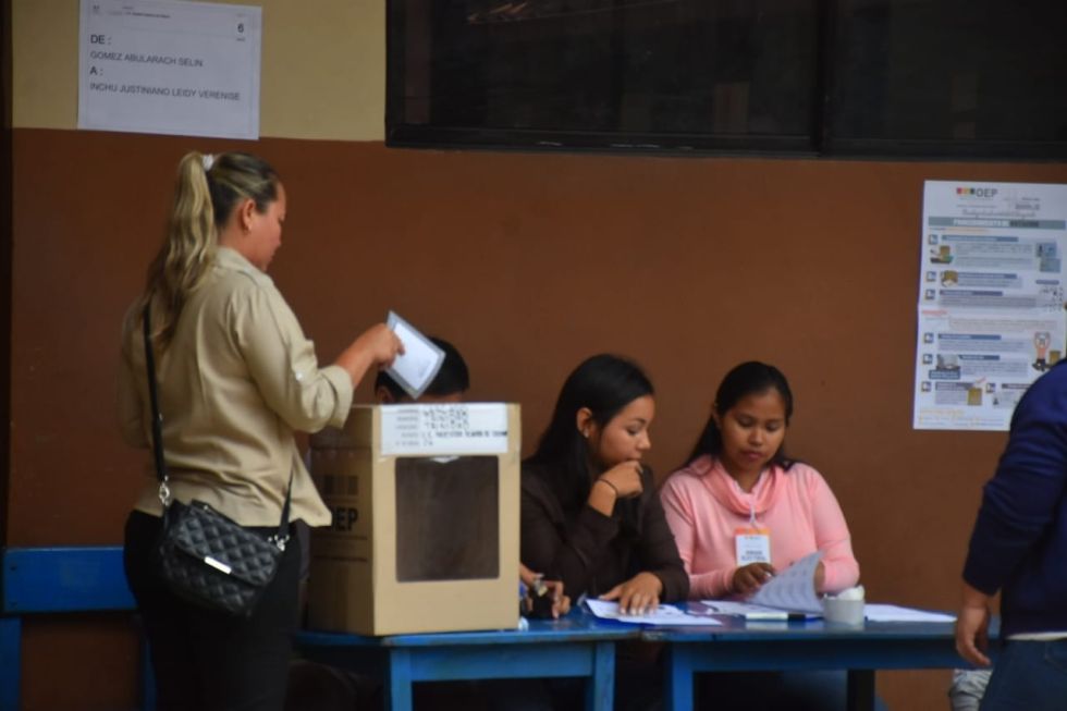 La votación en un recinto electoral de Beni. 