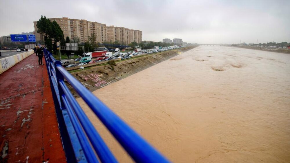 El río Turia, a su paso por la ciudad española de Valencia, en una imagen del 30 de octubre de 2024