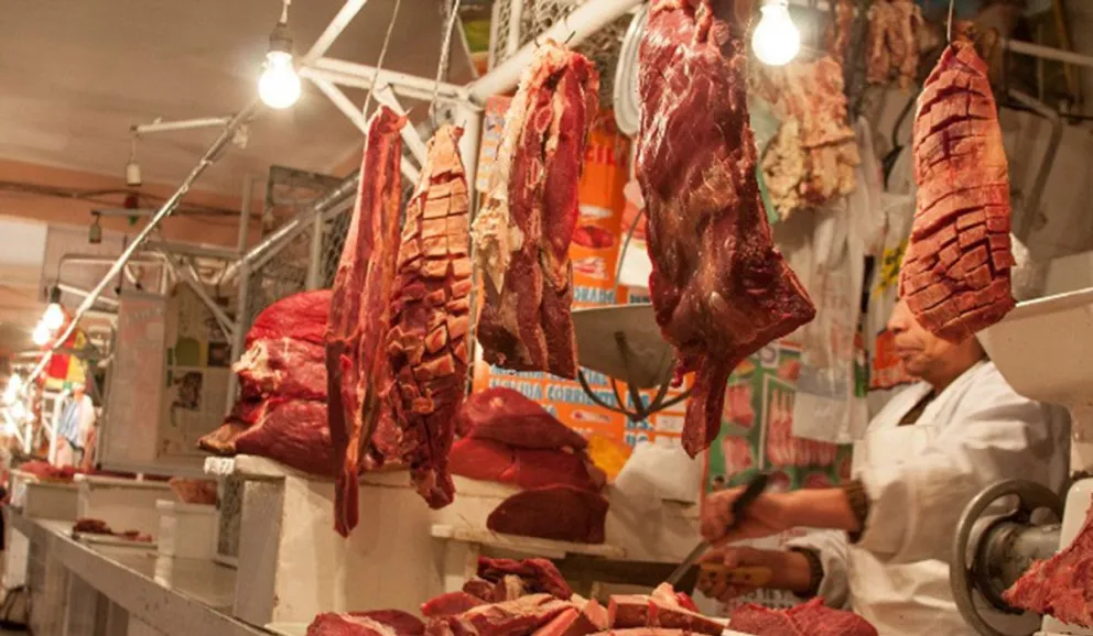 Puesto de venta de carne en Santa Cruz, donde aumentaron los precios. Foto: El Día