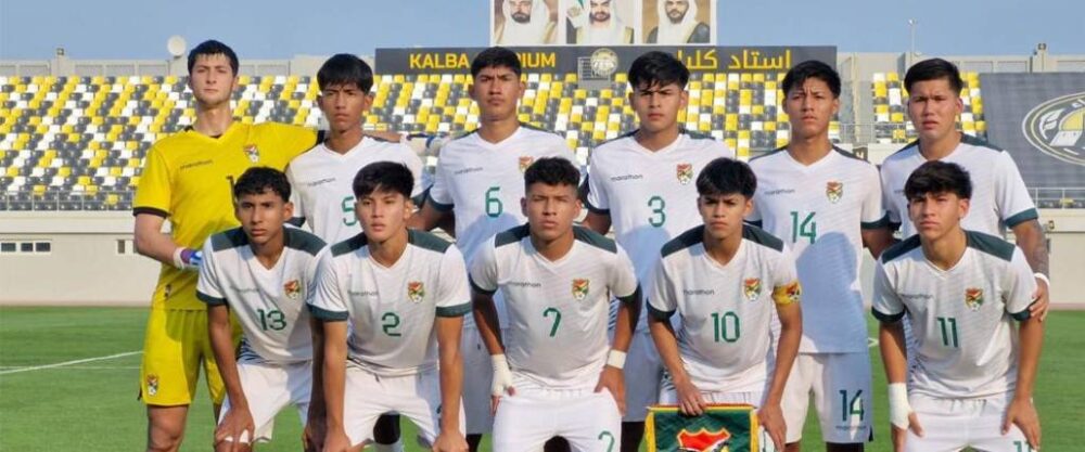 La selección boliviana sub-17 disputó un amistoso con Emiratos Árabes Unidos, que terminó igualado 1-1. La selección boliviana sub-17 disputó un amistoso con Emiratos Árabes Unidos, que terminó igualado 1-1.