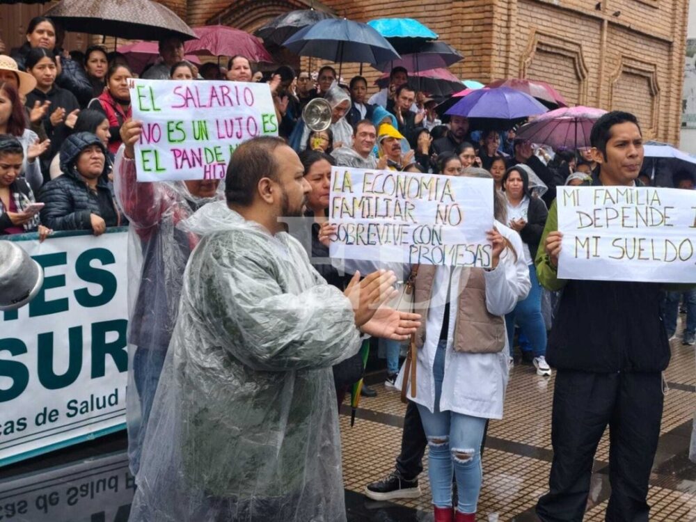 'Cacerolazo' y paro de 24 horas: Sector salud protesta contra la Alcaldía por retraso en salarios- 'Cacerolazo' y paro de 24 horas: Sector salud protesta contra la Alcaldía por retraso en salarios