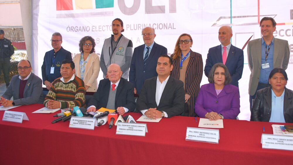 Legisladores electos recibirán credenciales en La Paz