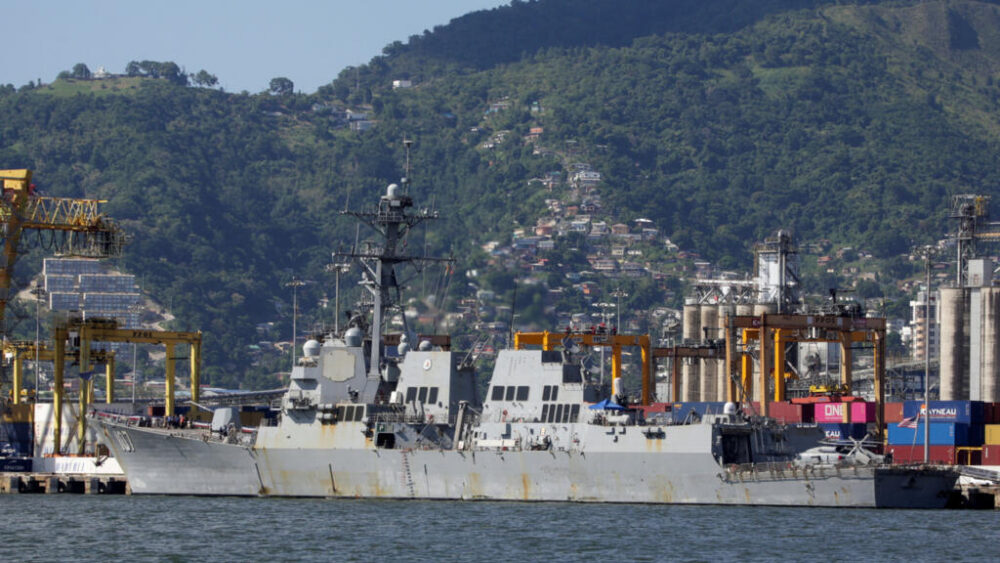El buque militar estadounidense USS Gravely, llegado a Trinidad y Tobago, lo que aumenta la tensión con Venezuela, el 27 de octubre de 2025.
