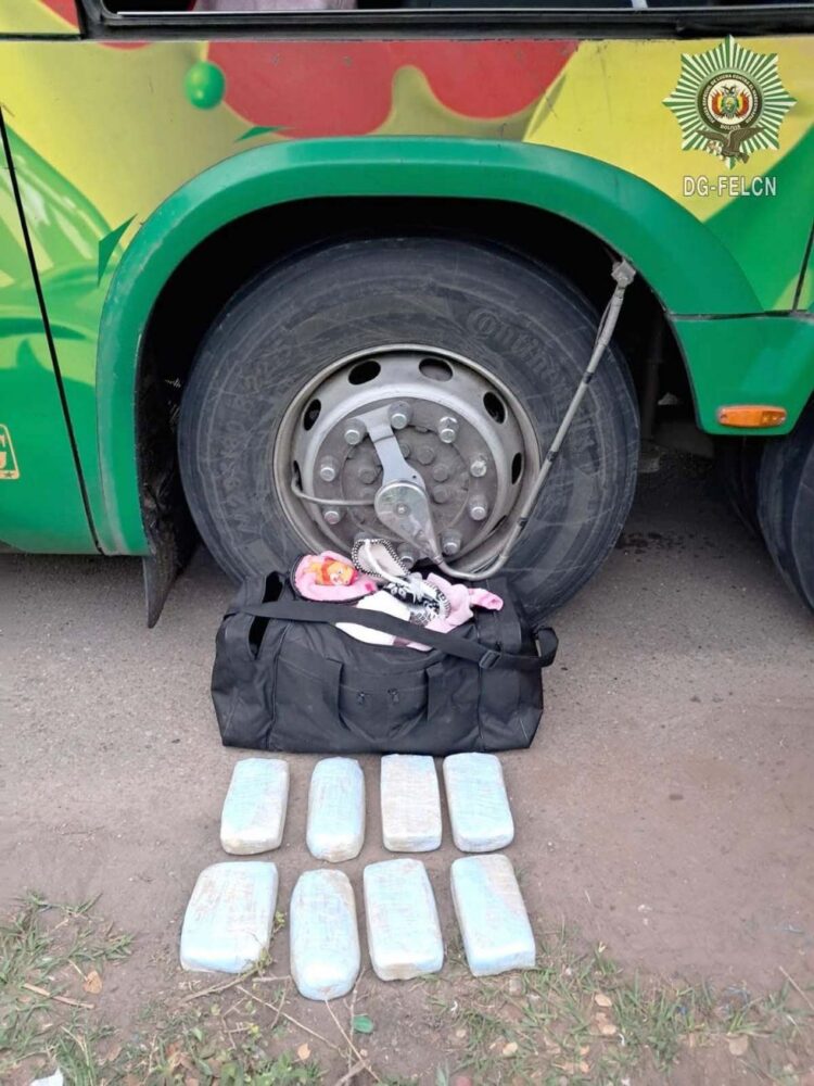 Yacuiba: Cae pasajera con ocho paquetes de pasta base Yacuiba: Cae pasajera con ocho paquetes de pasta base