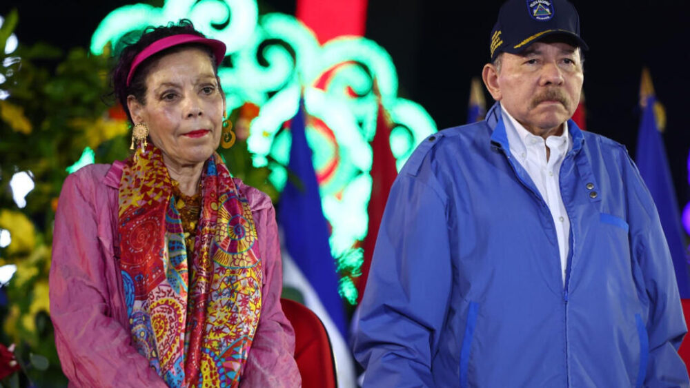 Foto handout de los copresidentes de Nicaragua, Daniel Ortega y Rosario Murillo, durante un acto público en Managua, Nicaragua, el 25 de septiembre de 2025