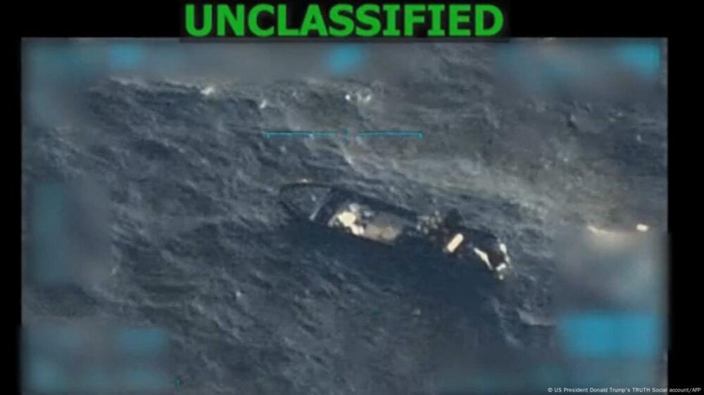 Video de un ataque militar de EE. UU. contra un presunto barco de narcotraficantes en el mar Caribe, en septiembre. Video de un ataque militar de EE. UU. contra un presunto barco de narcotraficantes en el mar Caribe, en septiembre.