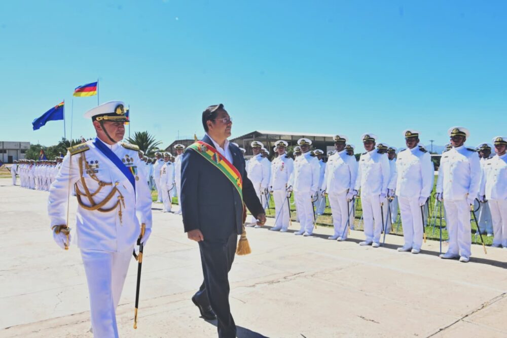 El presidente Luis Arce en el acto central por el 199 aniversario de la Armada Boliviana. Foto Presidencia