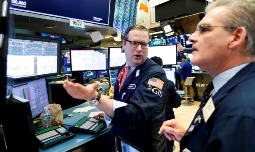 Wall Street cerró en rojo por un retroceso de gigantes tecnológicos y la falta de datos económicos en medio del shutdown