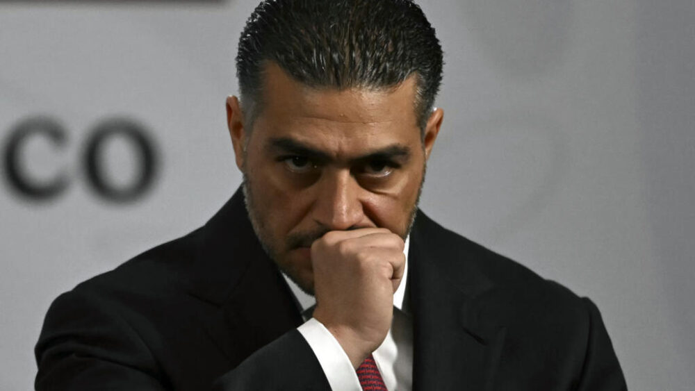 El secretario de Seguridad de México, Omar García Harfuch, en una rueda de prensa en Ciudad de México el 3 de noviembre de 2025