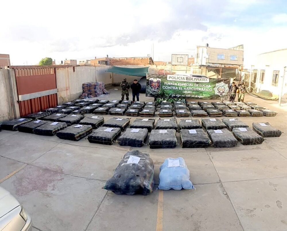 Envían a la cárcel a transportistas hallados con dos toneladas de droga en la ruta Oruro–Uyuni