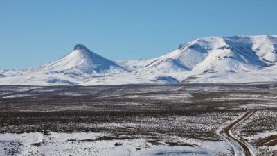 Anuncian inicio de explotación de litio en supervolcán con el doble de reservas de Bolivia