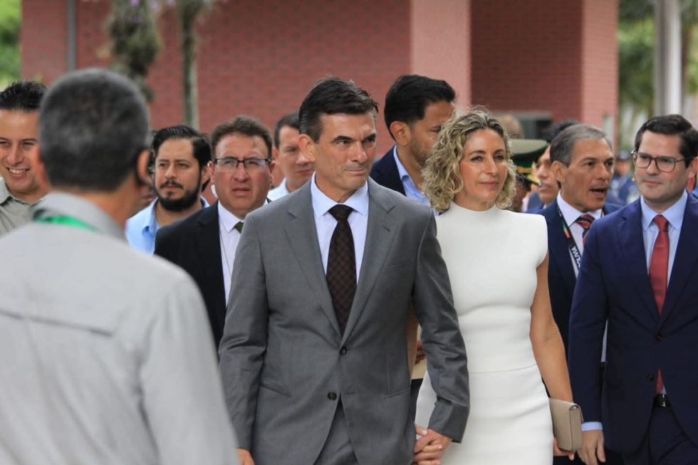 Rodrigo Paz junto a su esposa María Elena Urquidi.