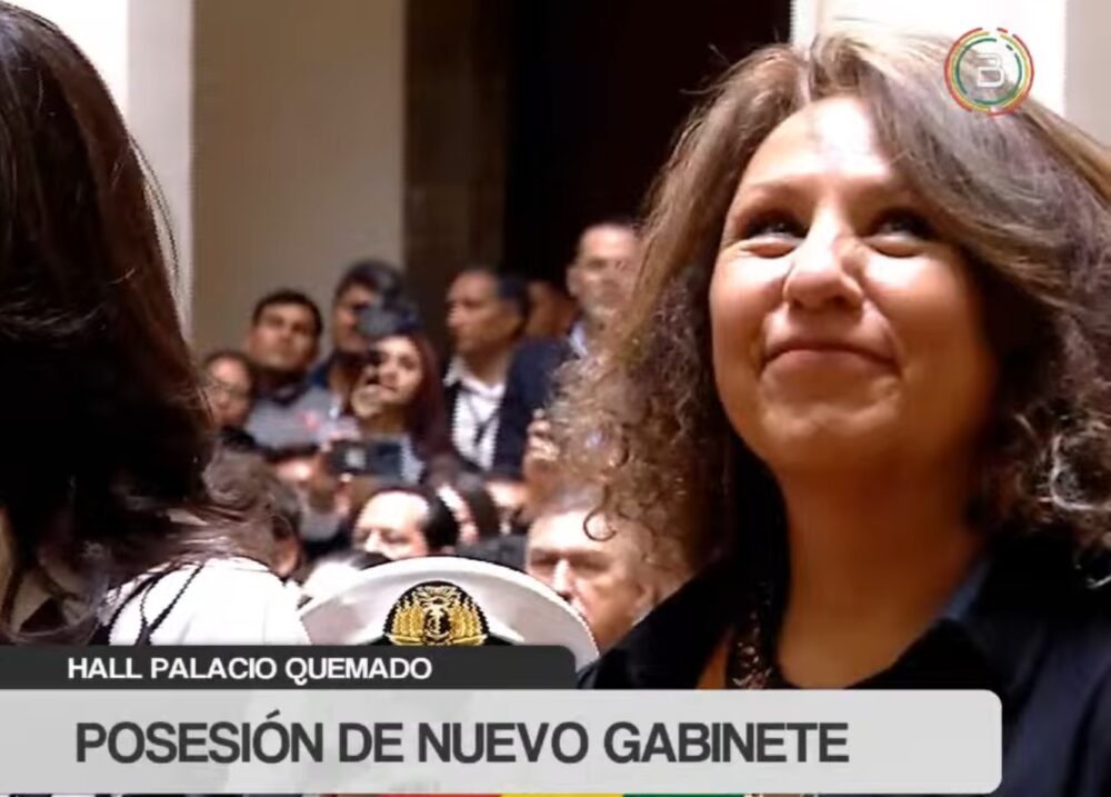 Cinthya Martha Yañez Eid asume como ministra sin cartera de Turismo y Deporte