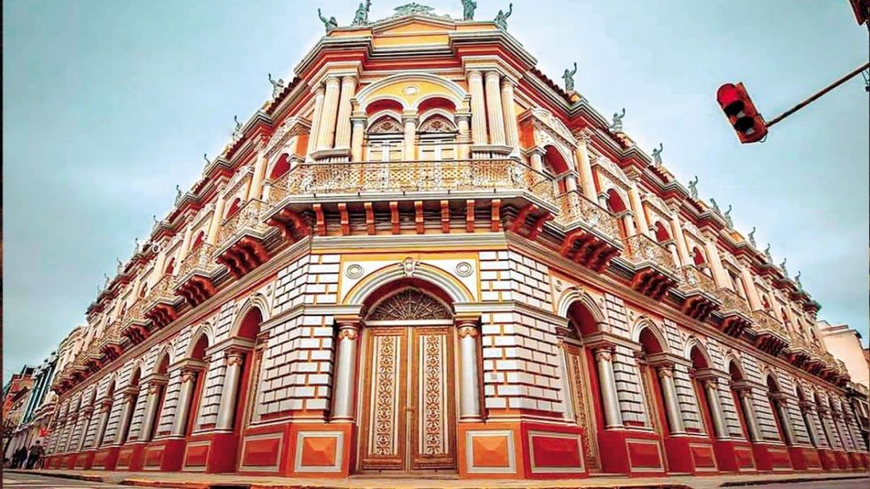 “Me sacarán en ambulancia o en cajón”: huelga de hambre tras nueve meses sin salario en la Casa de la Cultura