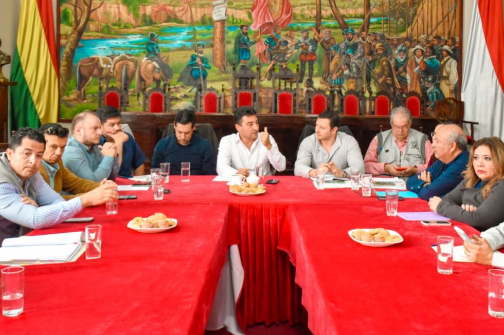 Alcaldía y empresarios sellan una alianza por el desarrollo productivo y turístico Alcaldía y empresarios sellan una alianza por el desarrollo productivo y turístico