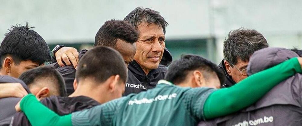 El DT Álvaro Peña fue destituido este lunes tras la eliminación de Oriente en el torneo por series. El DT Álvaro Peña fue destituido este lunes tras la eliminación de Oriente en el torneo por series.