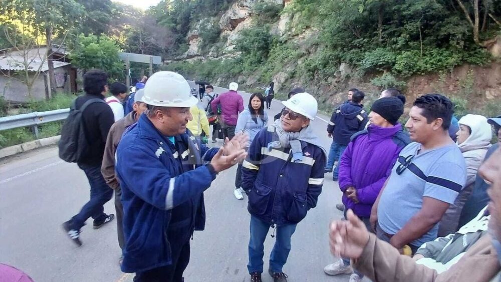 Rotura del oleoducto deja intransitable el camino a Cuevas y frena llegada de ayuda a Samaipata- Rotura del oleoducto deja intransitable el camino a Cuevas y frena llegada de ayuda a Samaipata