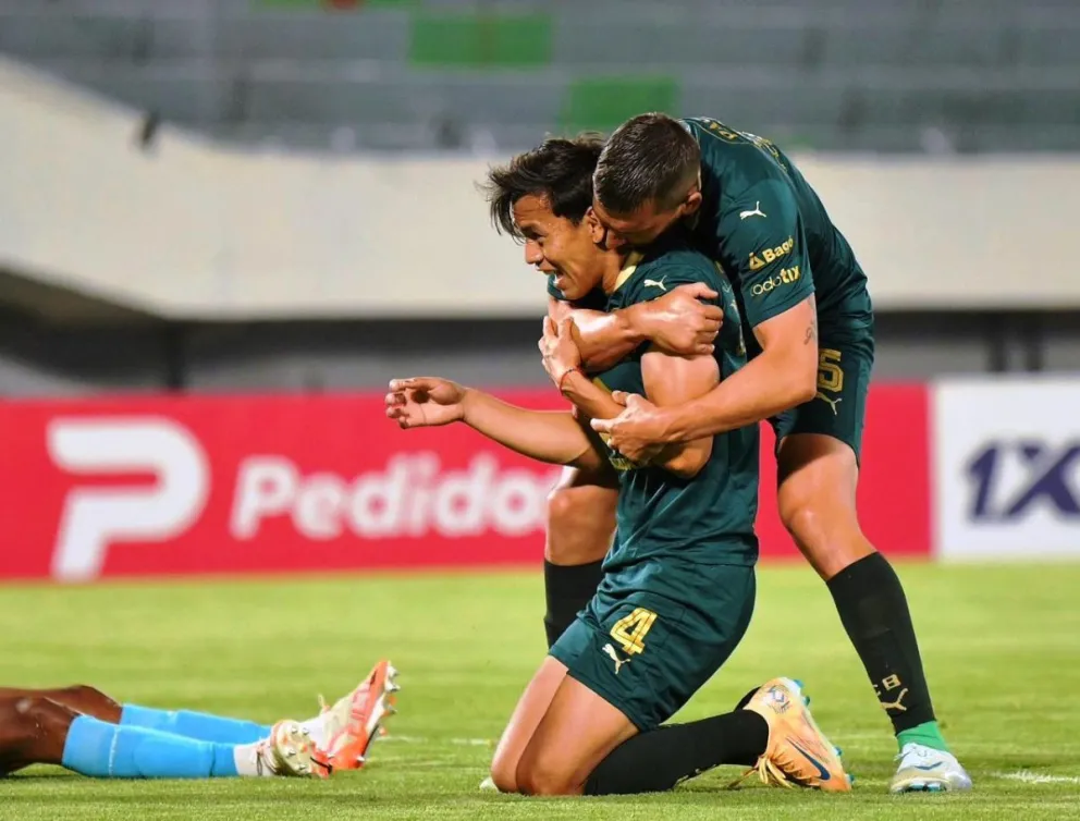 José Sagredo celebra el primer tanto del encuentro que venció la Academia. Foto: APG
