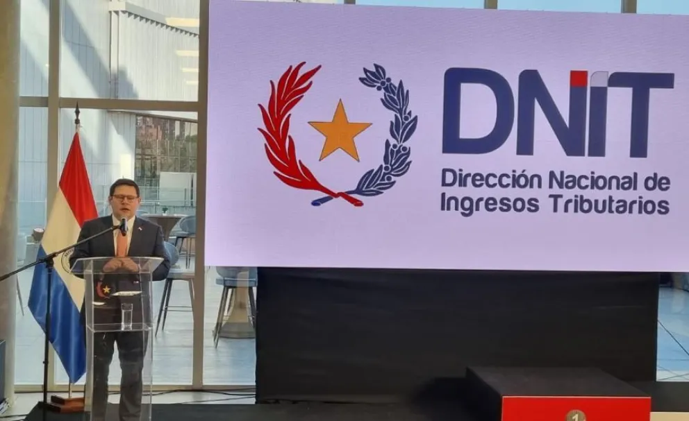 Una autoridad de la dirección de impuestos de Paraguay. Foto: DNIT
