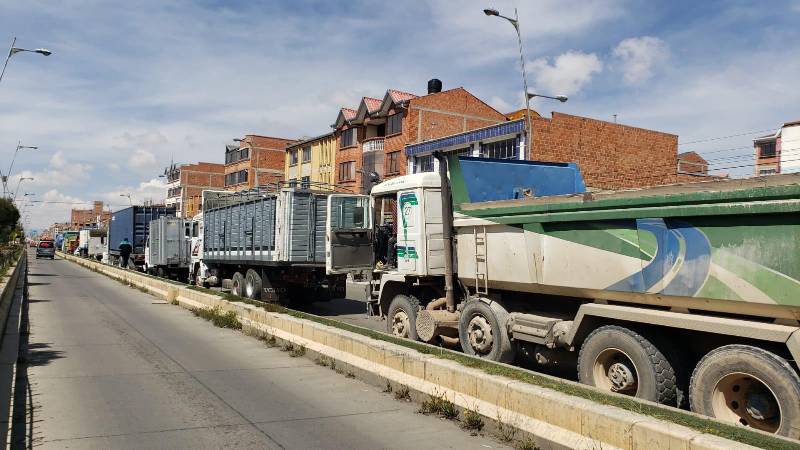 Filas por diésel en El Alto Filas por diésel en El Alto