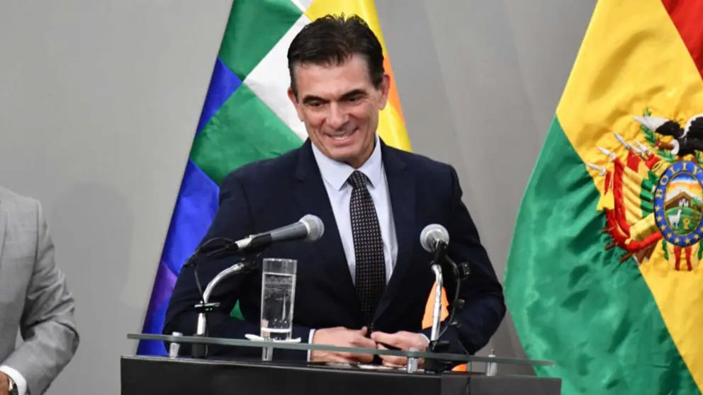 El presidente Rodrigo Paz, antes de promulgar la Ley. APG