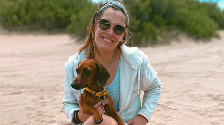 Periodista intenta sacarse fotos y muere al caer 25 metros desde un acantilado