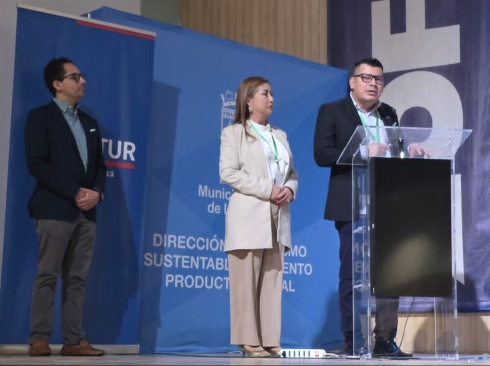 Santa Cruz se proyecta al Pacífico: la Alcaldía lanza su oferta turística en Iquique y afianza vínculos regionales