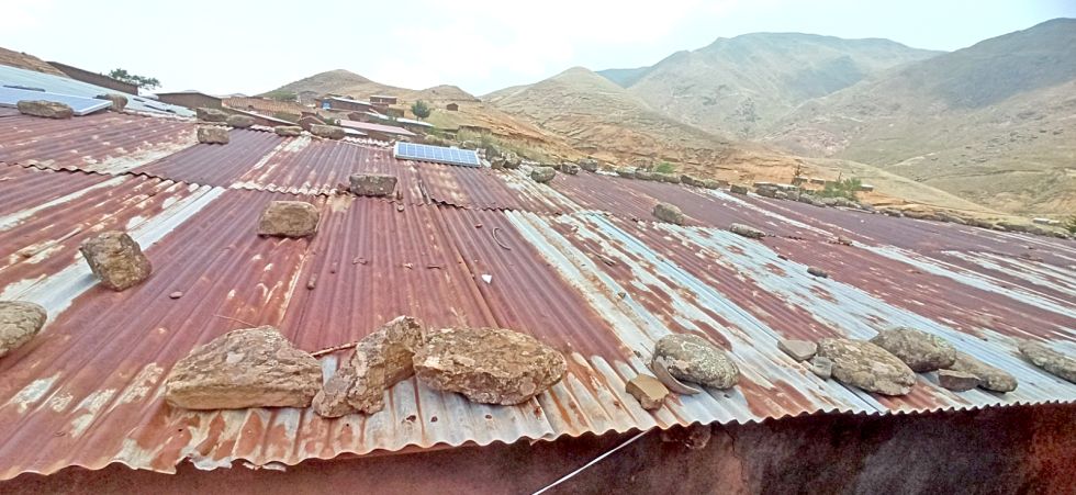 INFRAESTRUCTURA. En las imágenes se observa la precariedad de la infraestructura y los materiales que usan los estudiantes en el internado.