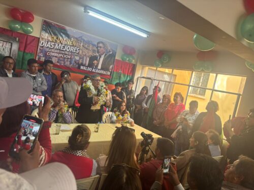 El exrector Waldo Albarracín anuncia su candidatura a la Alcaldía de La Paz y el exmayor David Vargas postula para El Alto